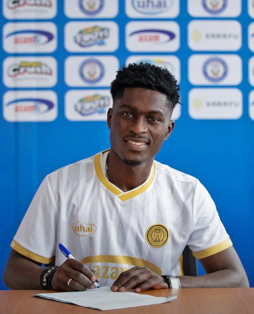 WhatsApp-Image-2025-07-30-a-21.06.56_f58ff1e9-829x1024 Azam FC recrute Pape Doudou Diallo, meilleur buteur du championnat sénégalais